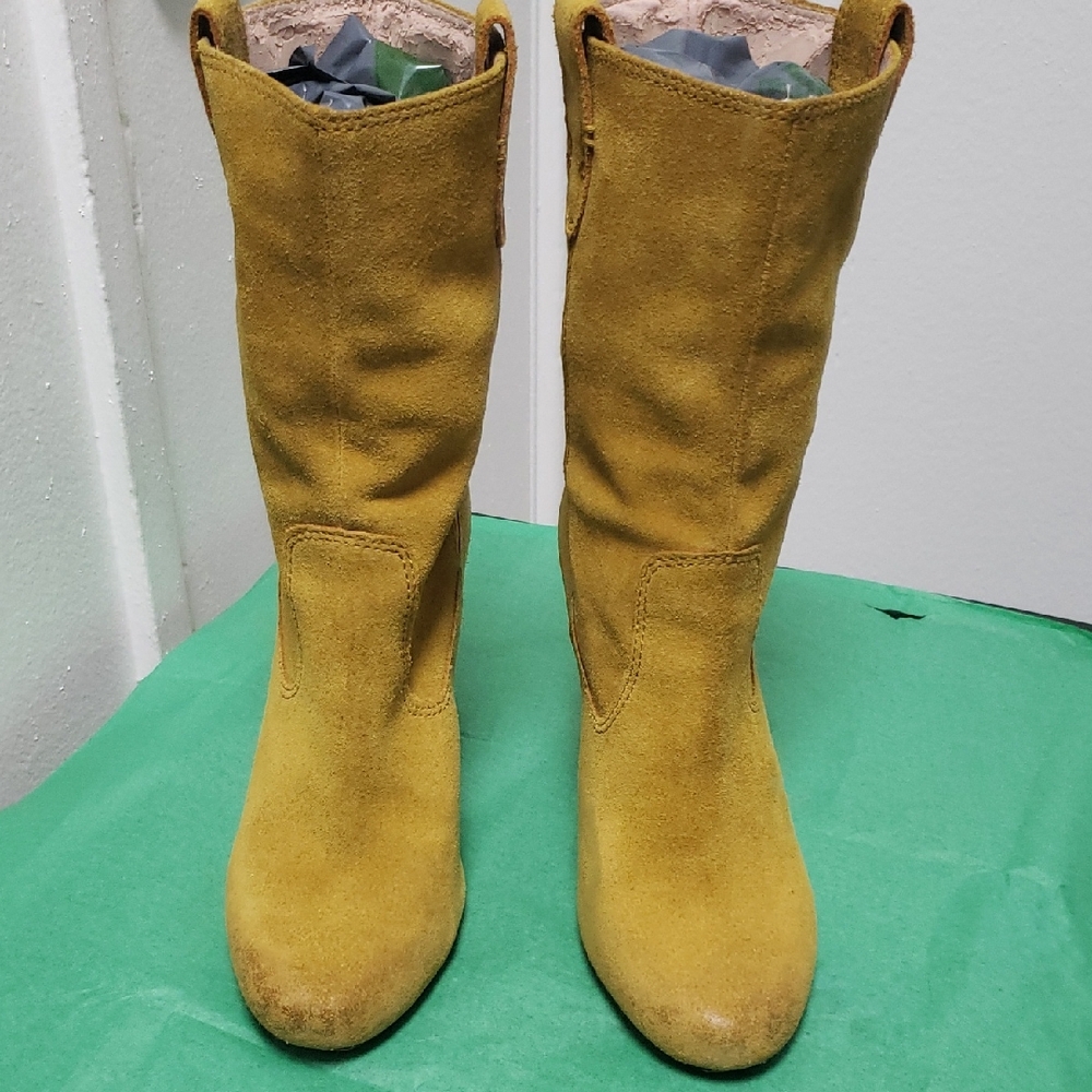 Brandy Melville Mustard Heeled Boots